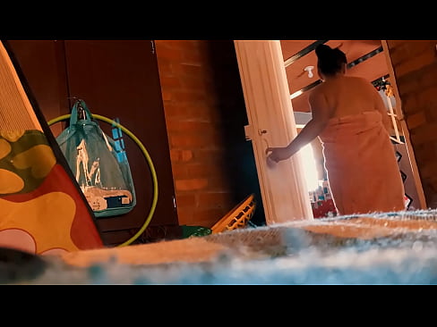 ❤️ Дзядзька ідзе за мной у душ, трахае мяне, пакуль я прымаю душ. ☑ Хатняе порна на be.bladesoul.top ❤