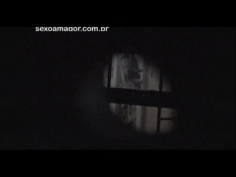 ❤️ Бландзінка таемна здымаецца на відэа з суседскага вуаерыста, схаванага за пустымі цэгламі ☑ Хатняе порна на be.bladesoul.top ❤